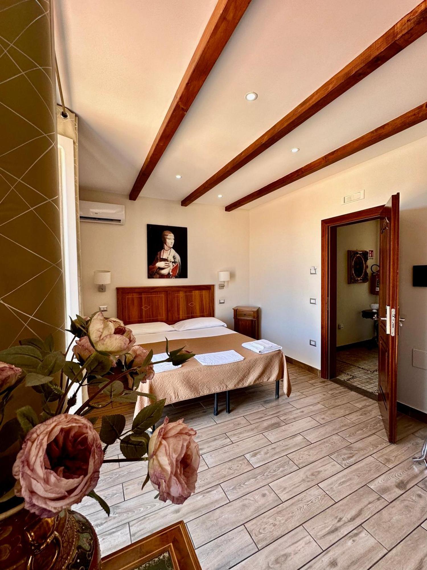 Lorylu Hotel โตรเปอา ภายนอก รูปภาพ